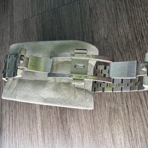 Casio G-Shock GA-2100-4AER - Picture 8 of 16